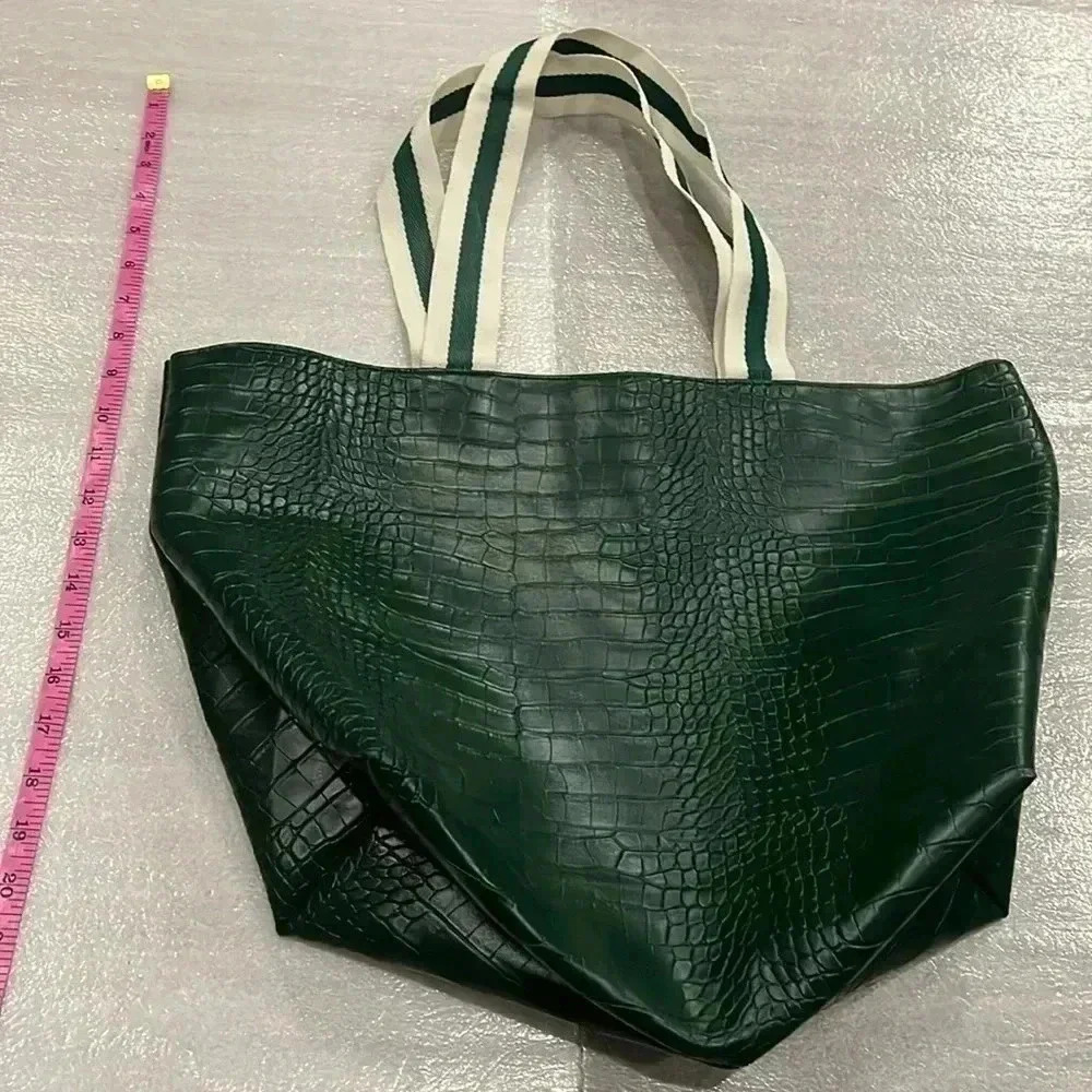 ❤️Free with Purchase ❤️Saks Fifth Avenue Green PVC Tote bag